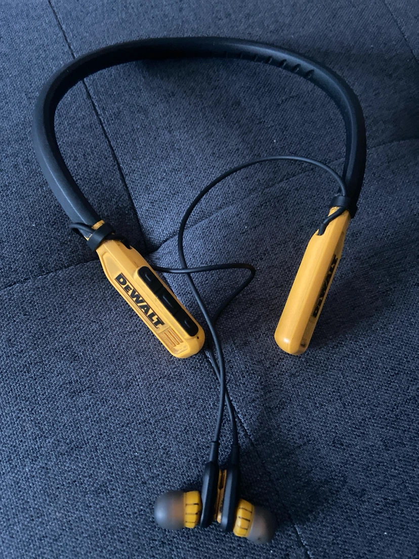 DeWalt Neckband Bluetooth Earbuds DXMA1902091 - photo 2