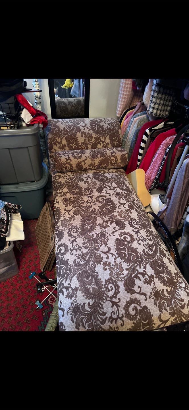 Vintage Style Chaise Lounge paisley design