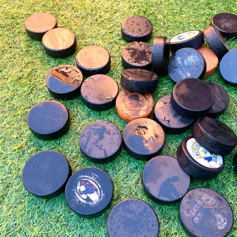Hockey Pucks Lot Bulk Ice Hockey Practice Pucks Storage Bucket - photo 4