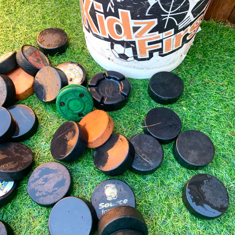 Hockey Pucks Lot Bulk Ice Hockey Practice Pucks Storage Bucket - photo 5
