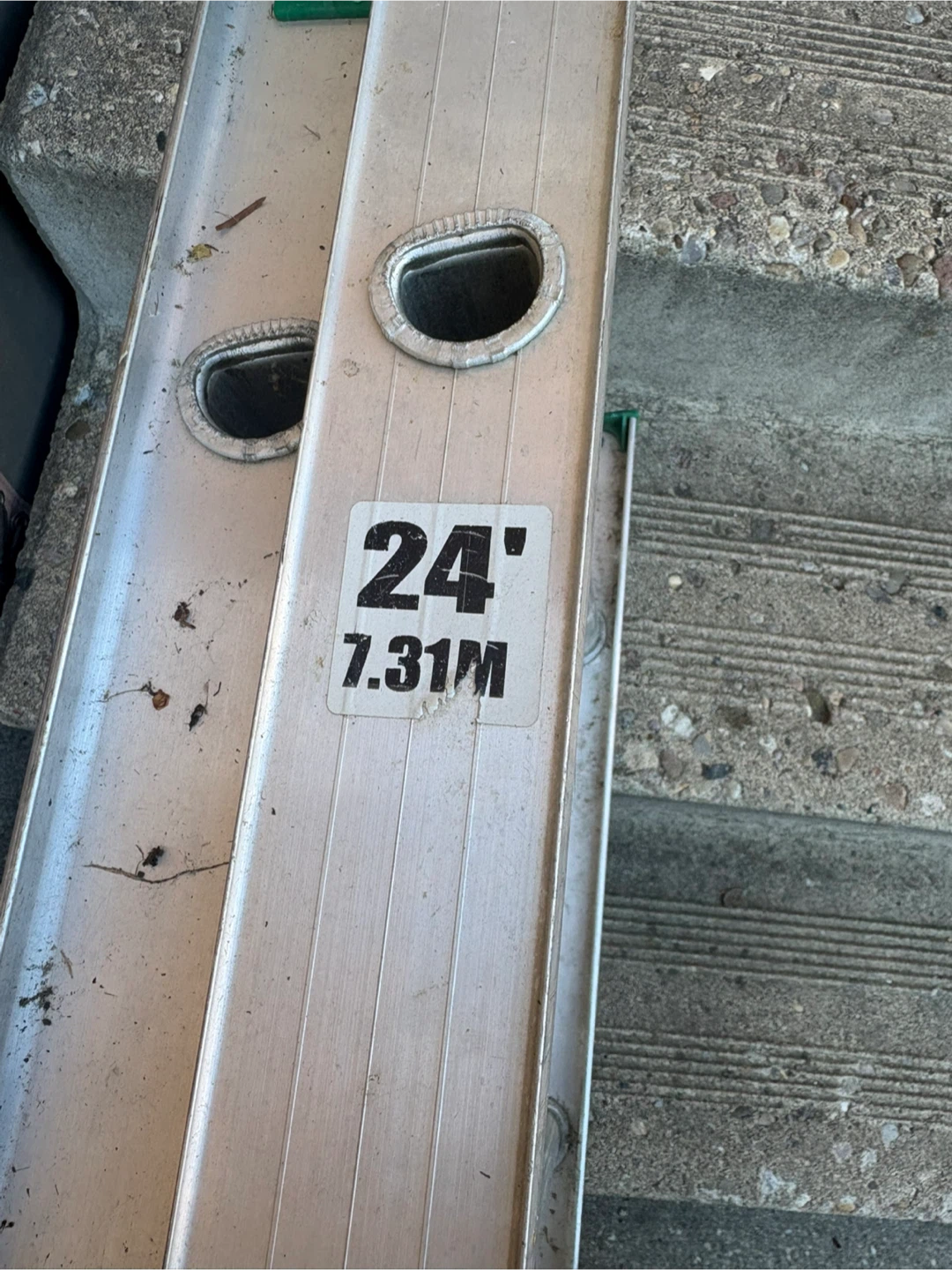 Louisville 24' Extension Ladder AR-505-24 - photo 3