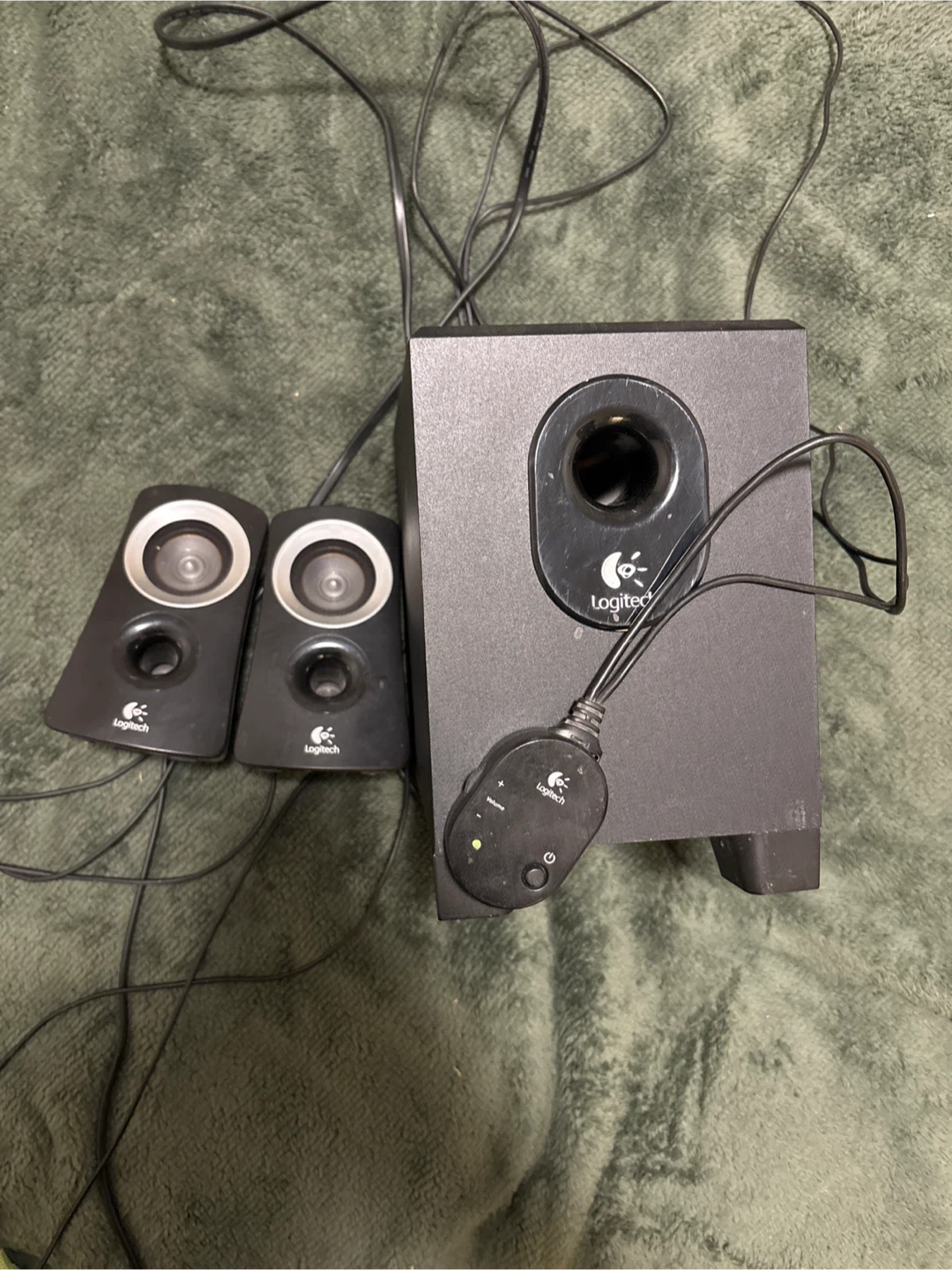 Logitech Z313 Speaker System
