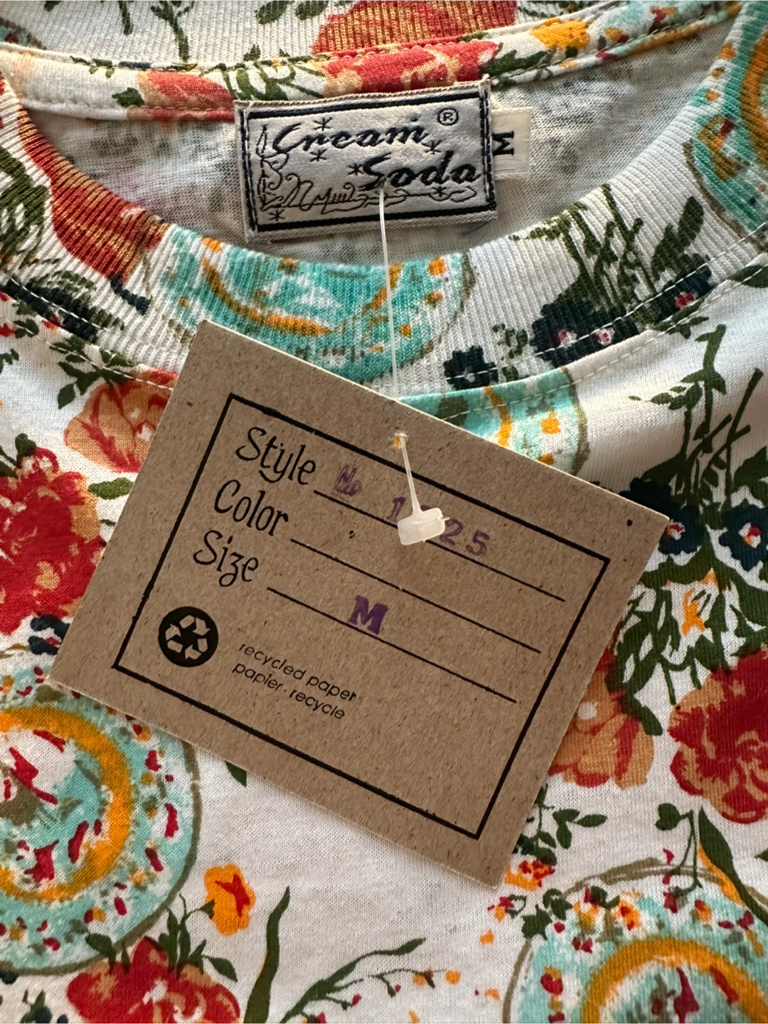 NEW with tags Cream Soda floral T-shirt size M - photo 3
