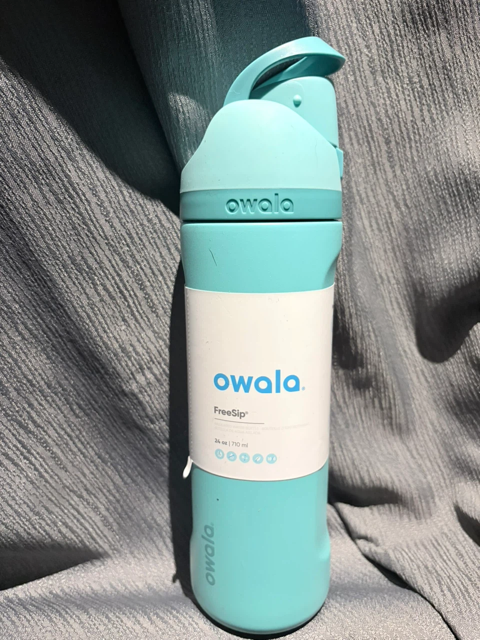 Owala FreeSip 24 oz Water Bottle