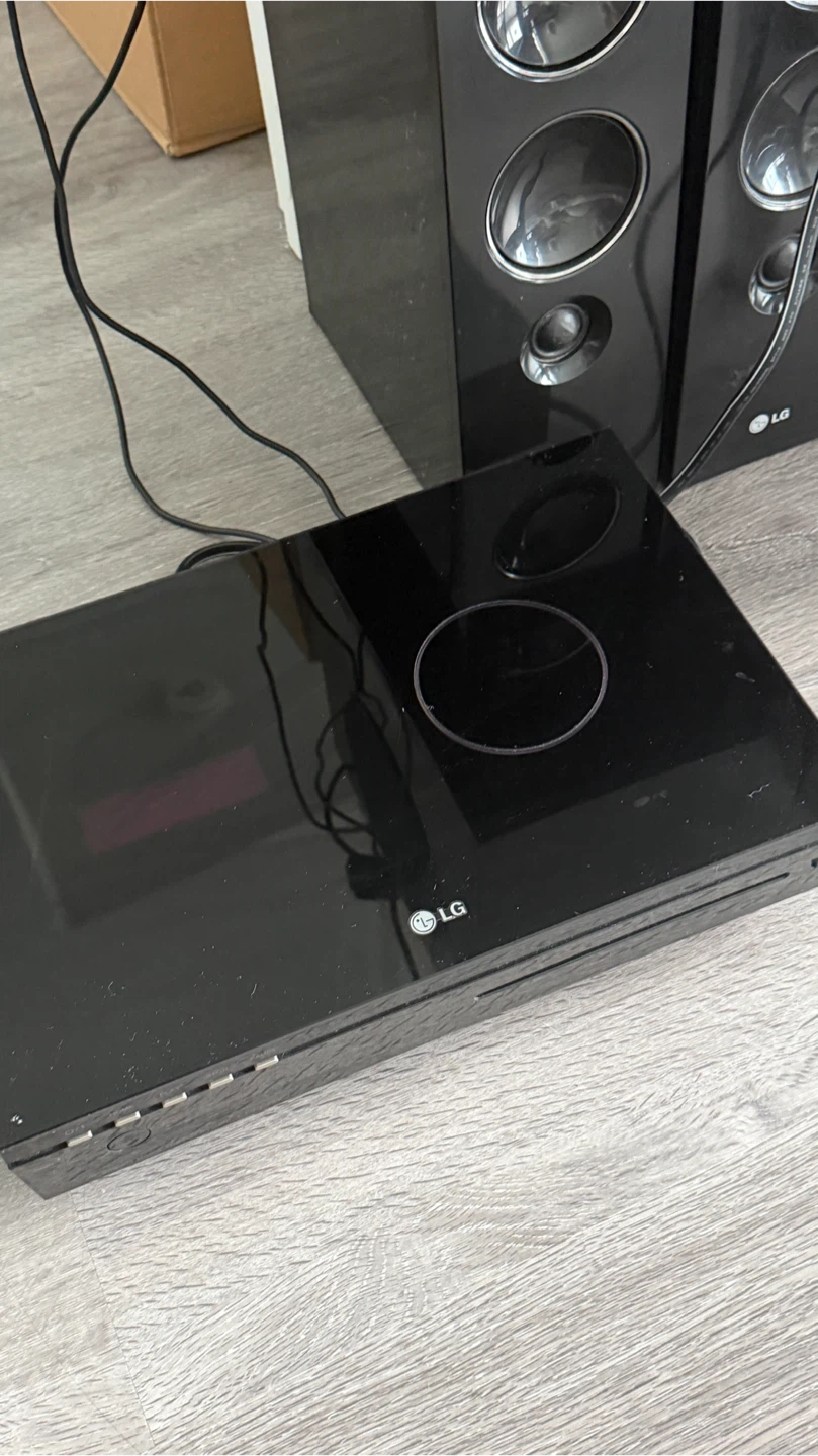 LG LFD790 Home Theatre System - photo 3