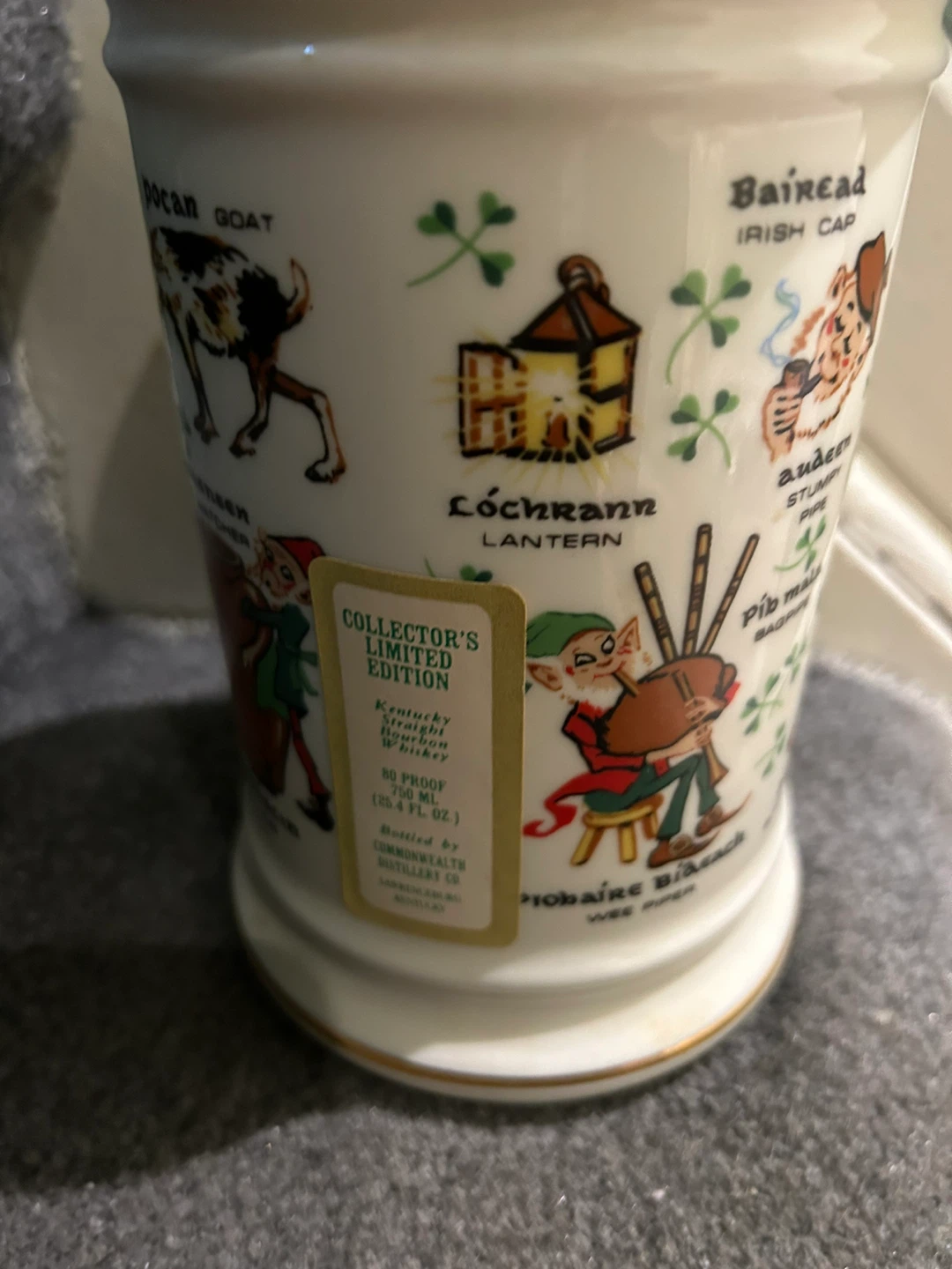 Old Commonwealth Irish Lore Collector's Whiskey Decanter - photo 2