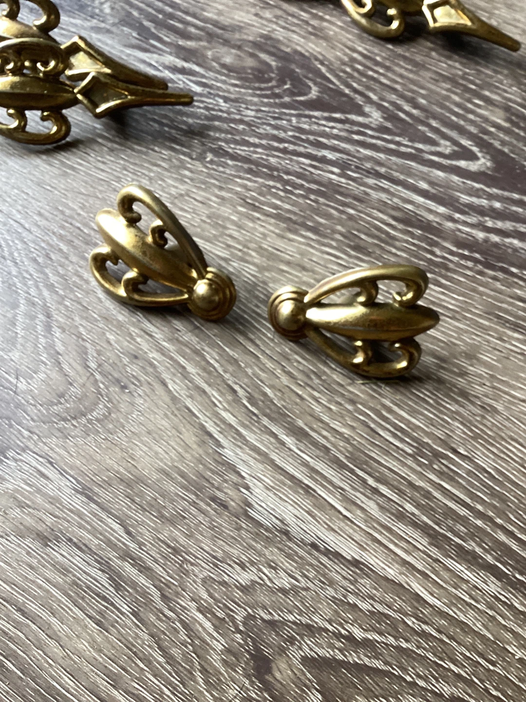 Set of 5 Vintage Lyster Gold-Tone Drawer Pulls - photo 3