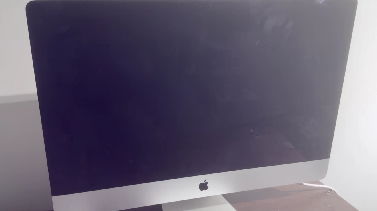 Apple iMac 21.5-inch Desktop