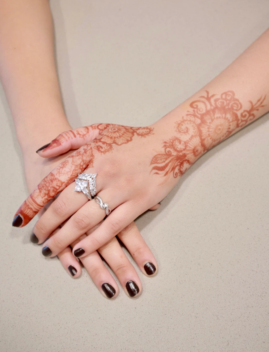 Professional Henna Tattoo Artist Service - photo 2