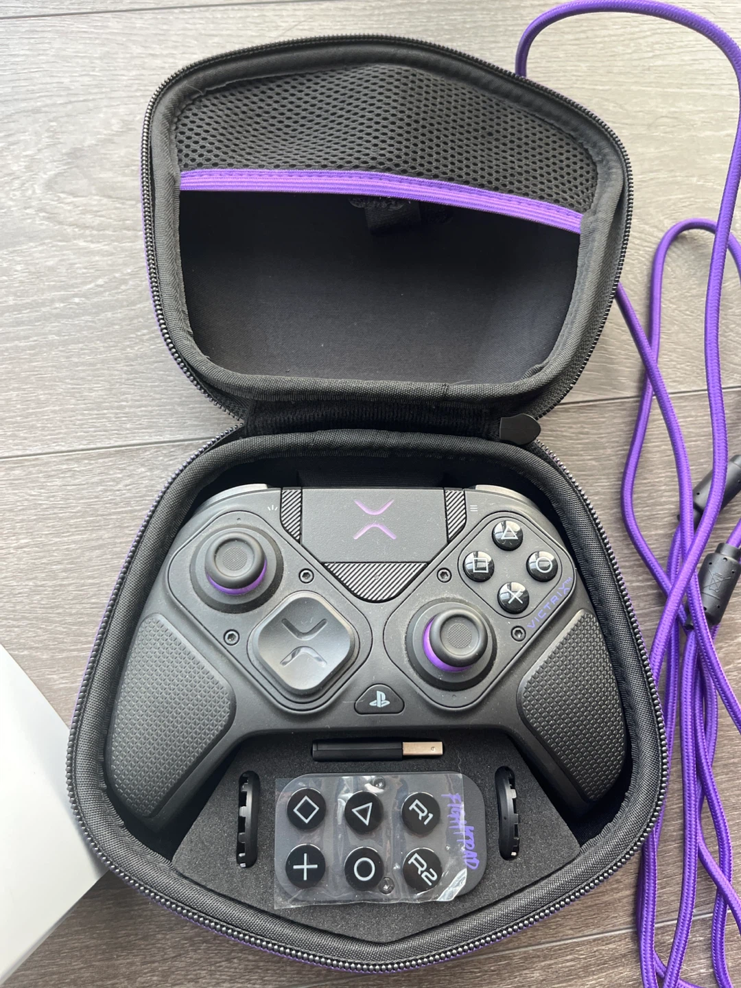 PlayStation 5 digital console with 3 controllers - photo 4