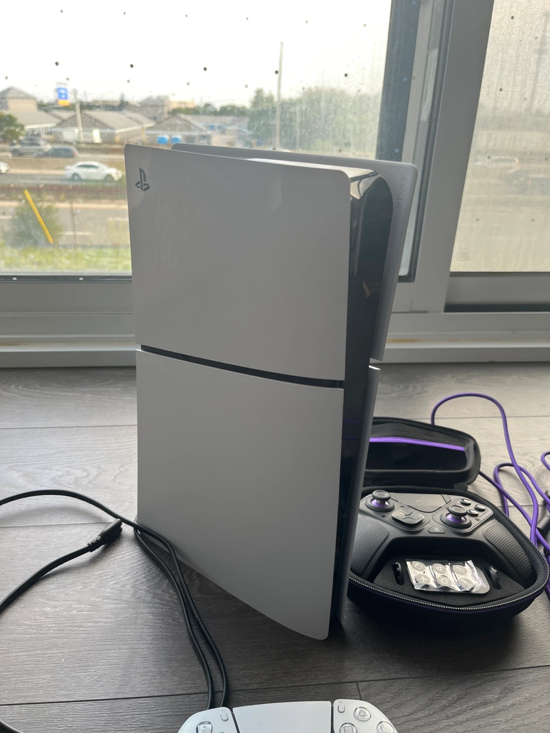 PlayStation 5 digital console with 3 controllers - photo 5