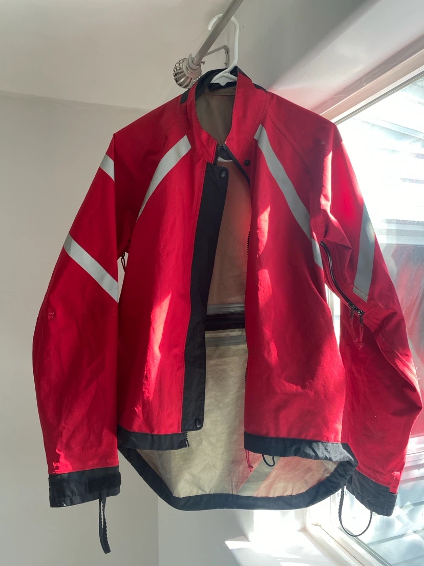 MEC Red Waterproof Jacket - photo 3