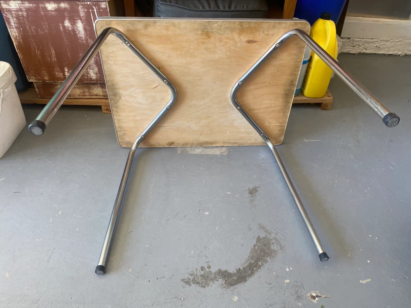 1950/60s child’s table 2 chairs - photo 3