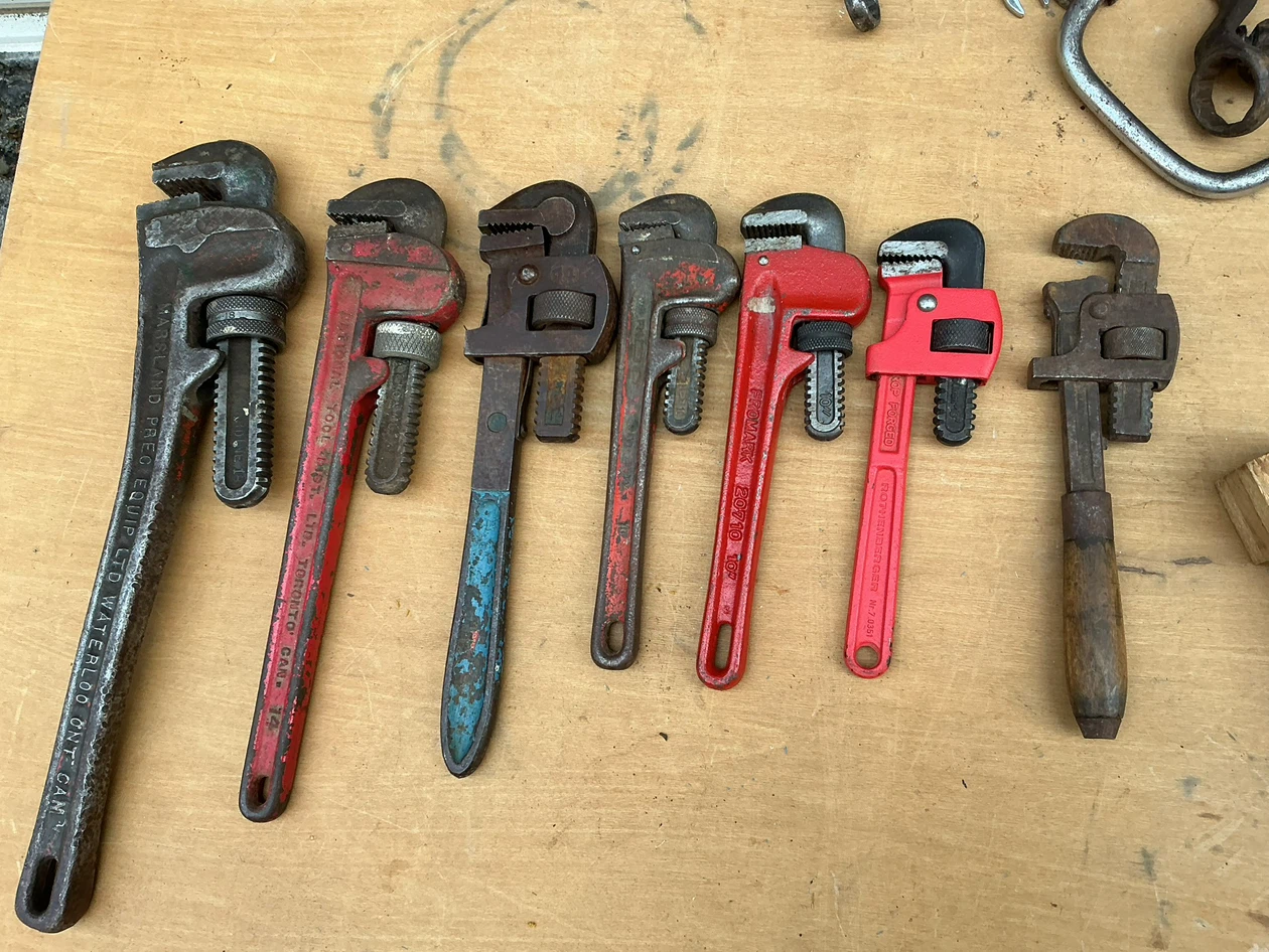 Set of 7 Vintage Pipe Wrenches !