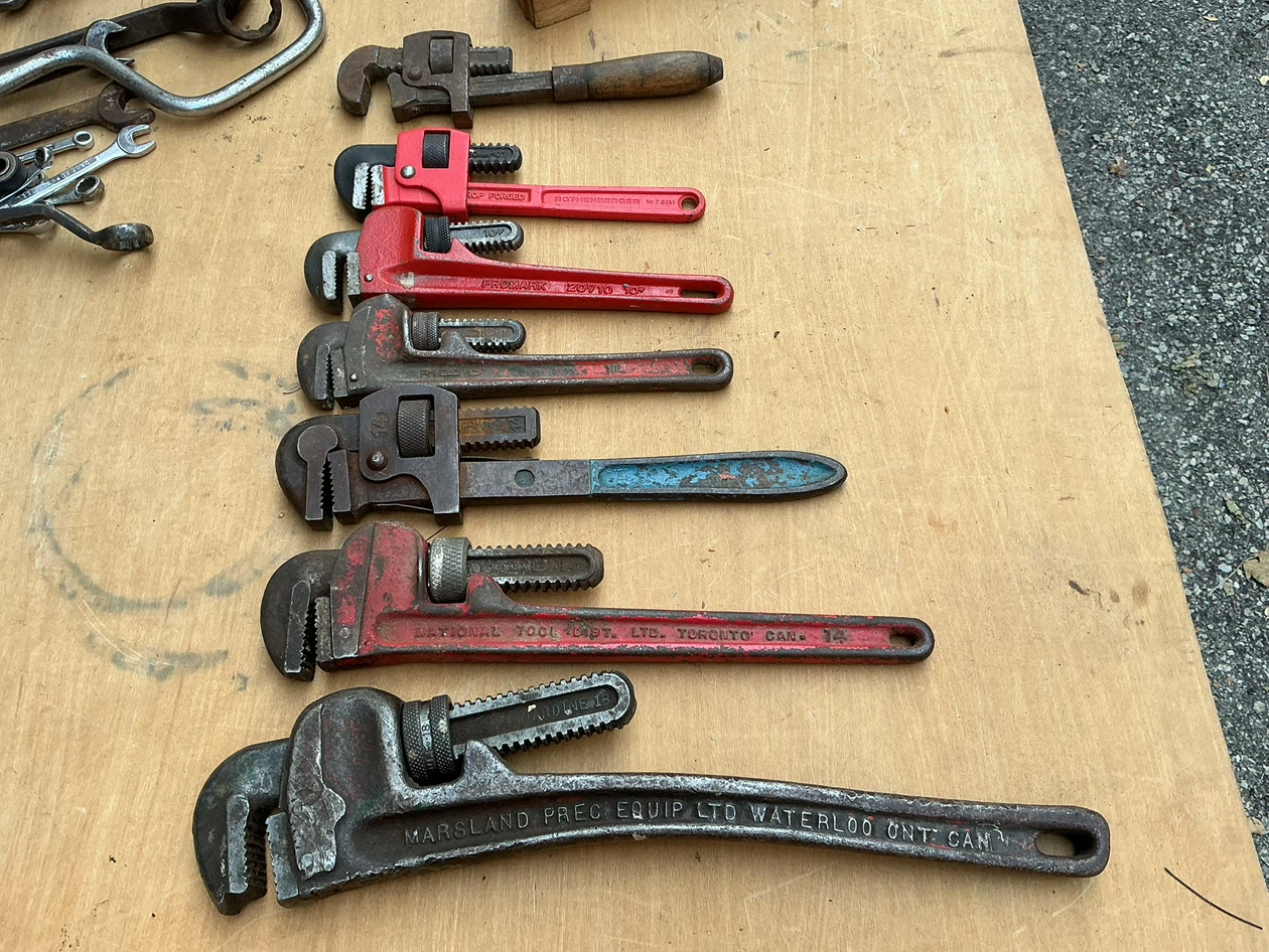 Set of 7 Vintage Pipe Wrenches ! - photo 2