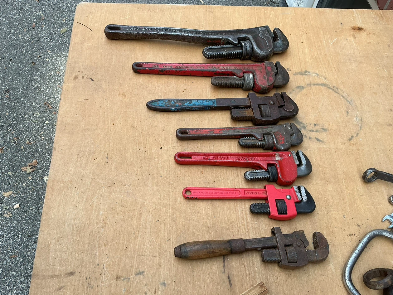 Set of 7 Vintage Pipe Wrenches ! - photo 3