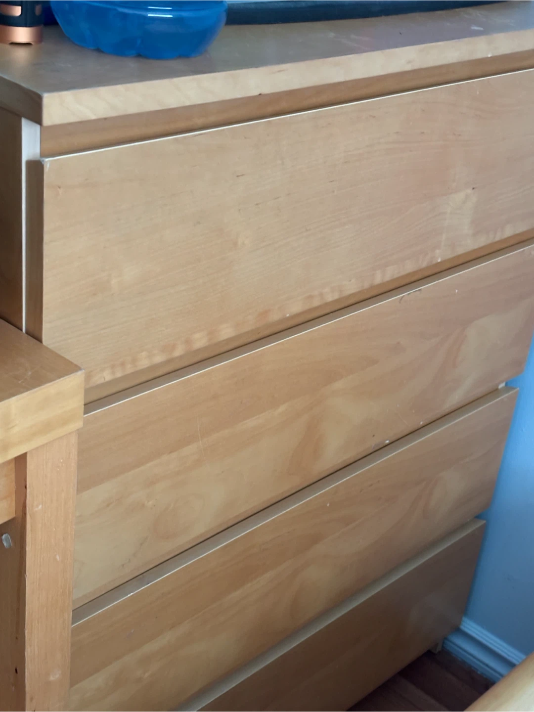 Solid wood bed frame and matching dresser - photo 2