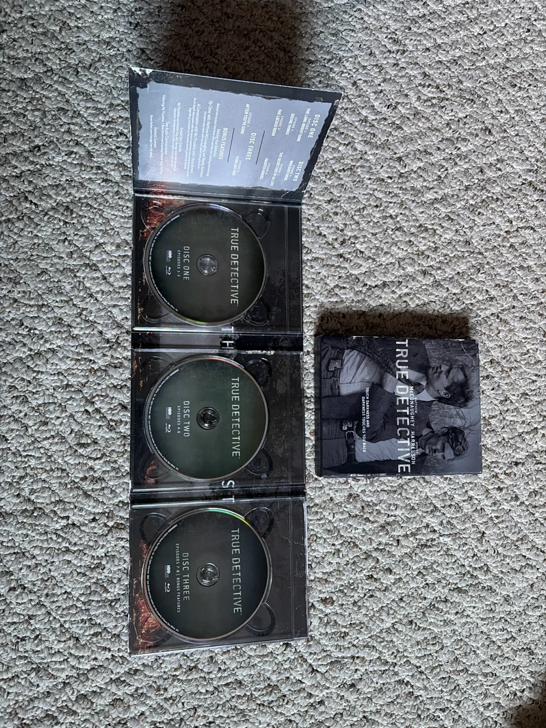 True Detective Season 1 Blu-ray Box Set - photo 2
