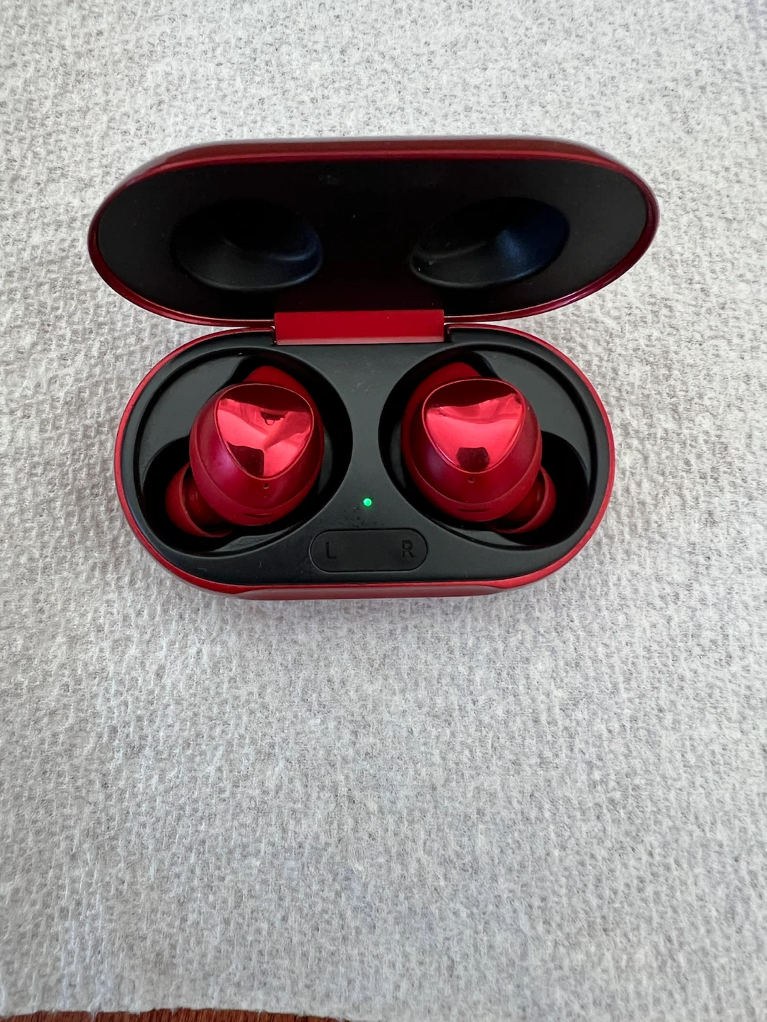 Samsung wireless buds +