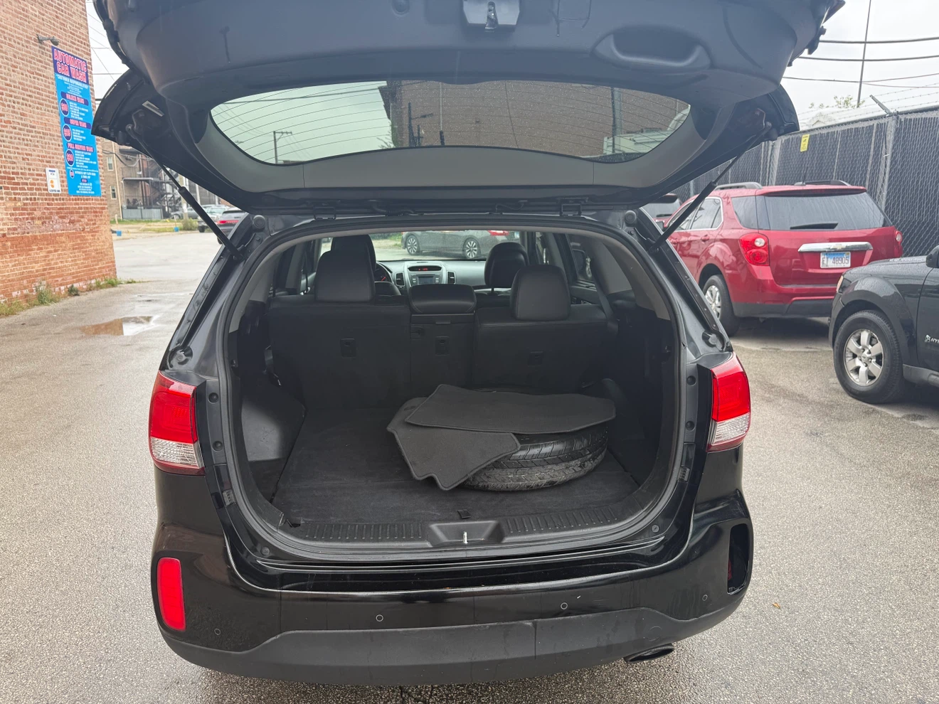 Black Kia Sorento SUV - photo 5