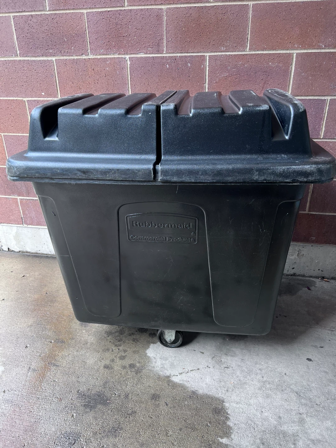 Rubbermaid Commercial Products Cube Truck