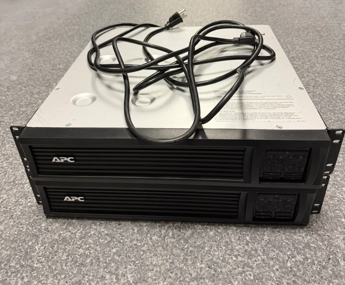 APC Smart-UPS 1500VA, 120V, 6x NEMA 5-15R outlets w/ AP9630 card