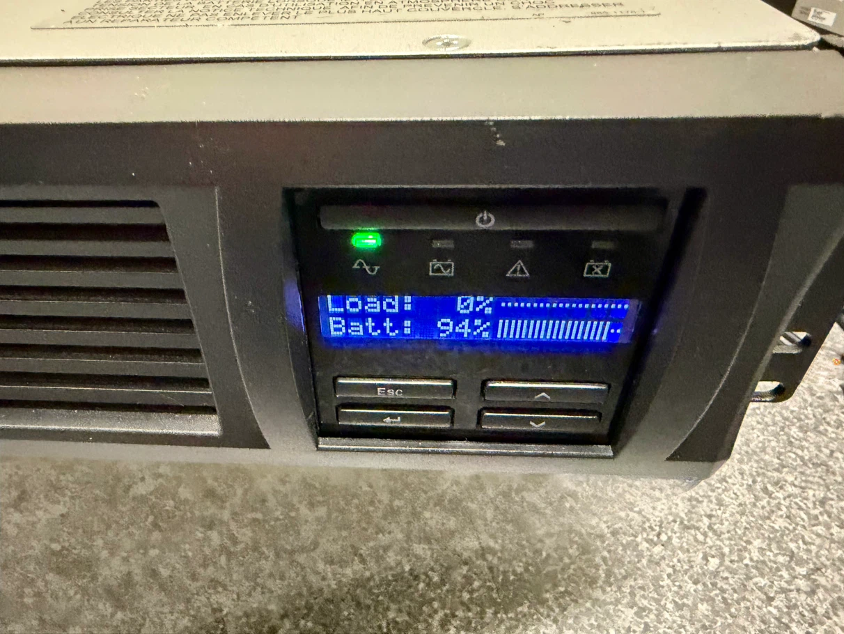 APC Smart-UPS 1500VA, 120V, 6x NEMA 5-15R outlets w/ AP9630 card - photo 4