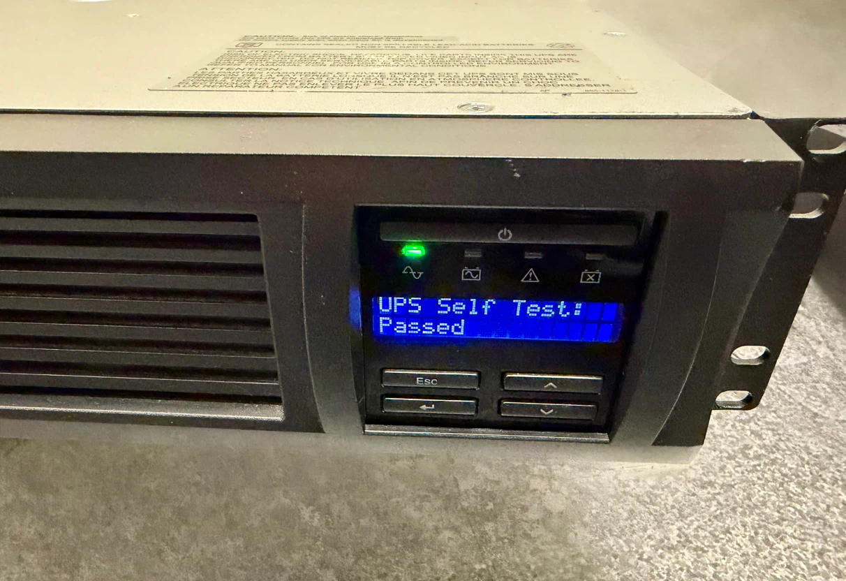 APC Smart-UPS 1500VA, 120V, 6x NEMA 5-15R outlets w/ AP9630 card - photo 5