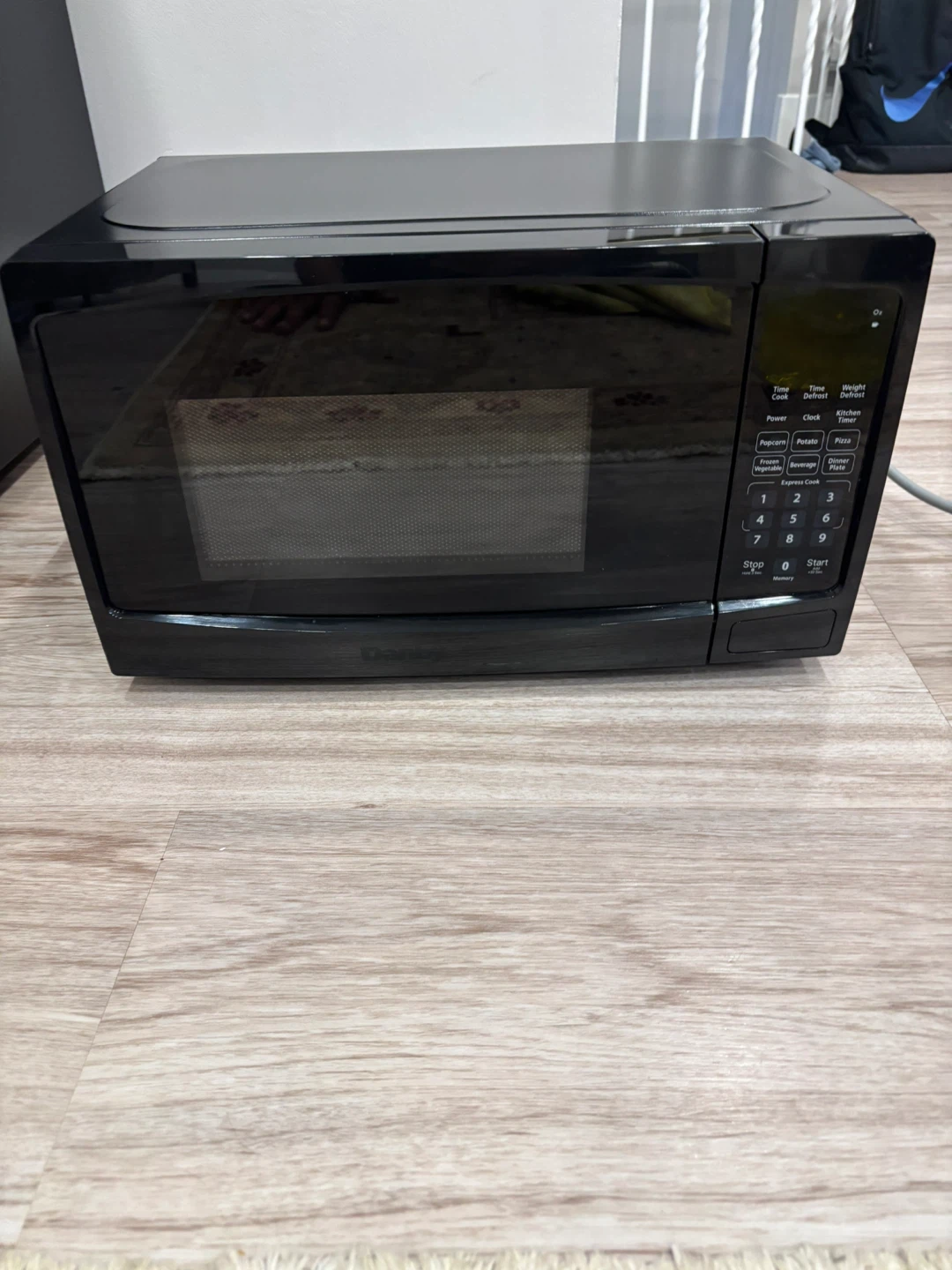 Danby Black Microwave - photo 2