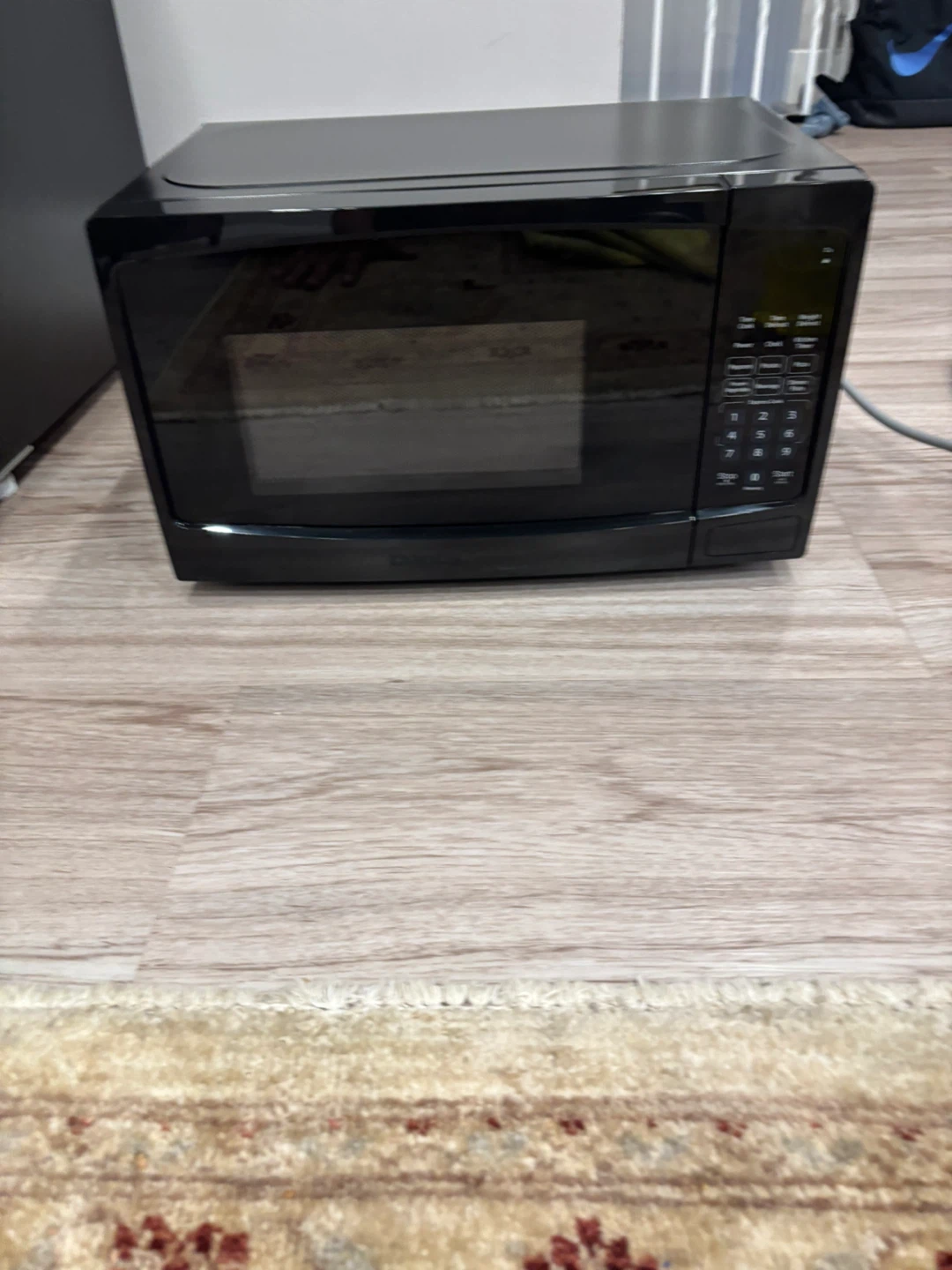 Danby Black Microwave - photo 3