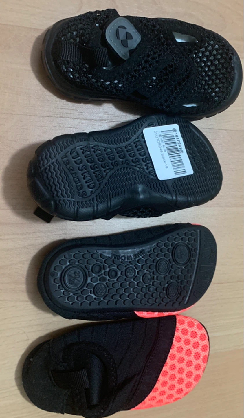 Two pairs of kids water shoes - photo 4