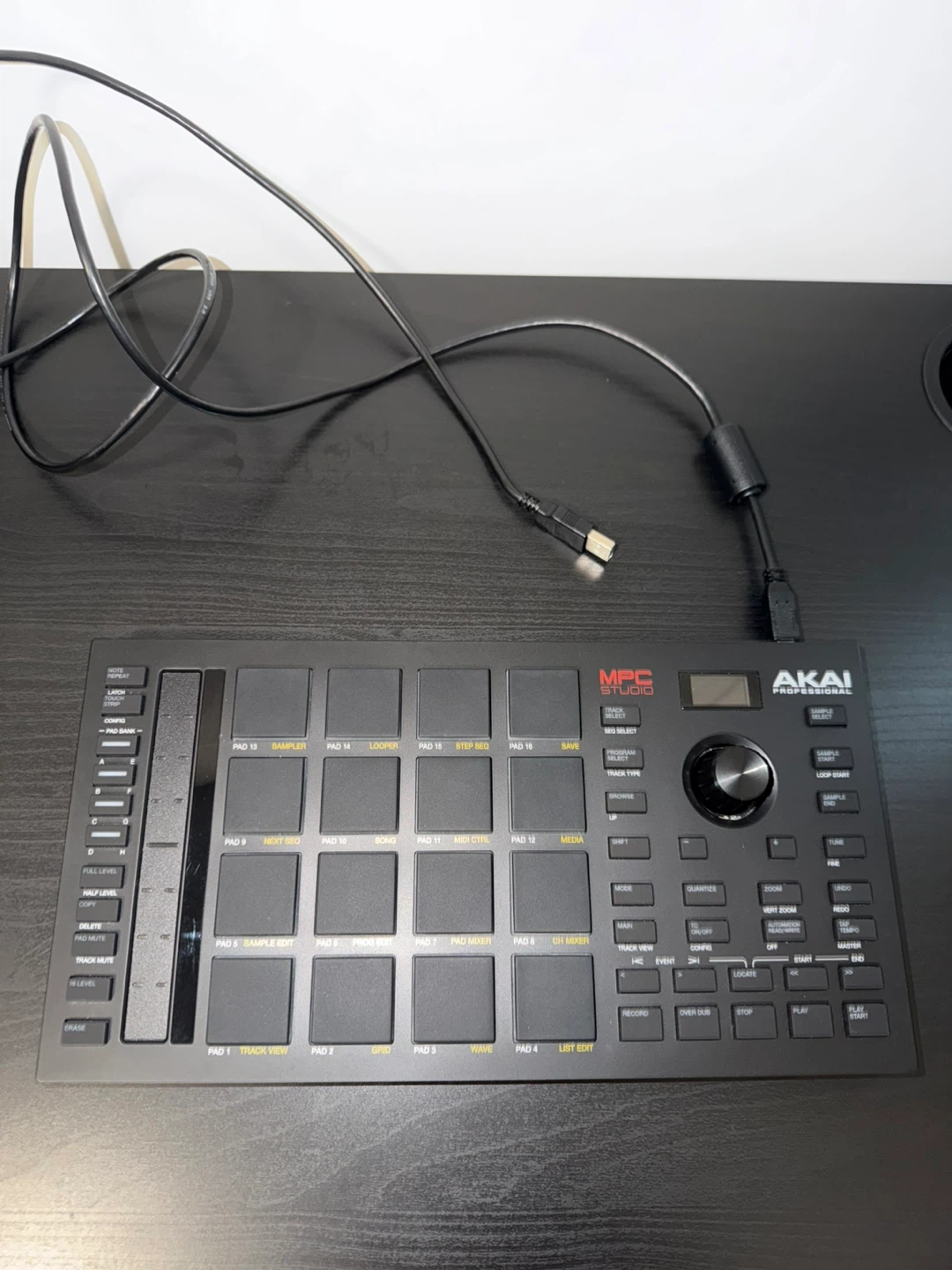 Akai Professional MPC Studio - photo 2