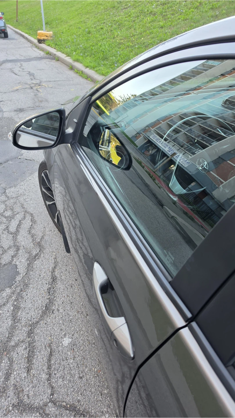 2019 Toyota Corolla SE - photo 3