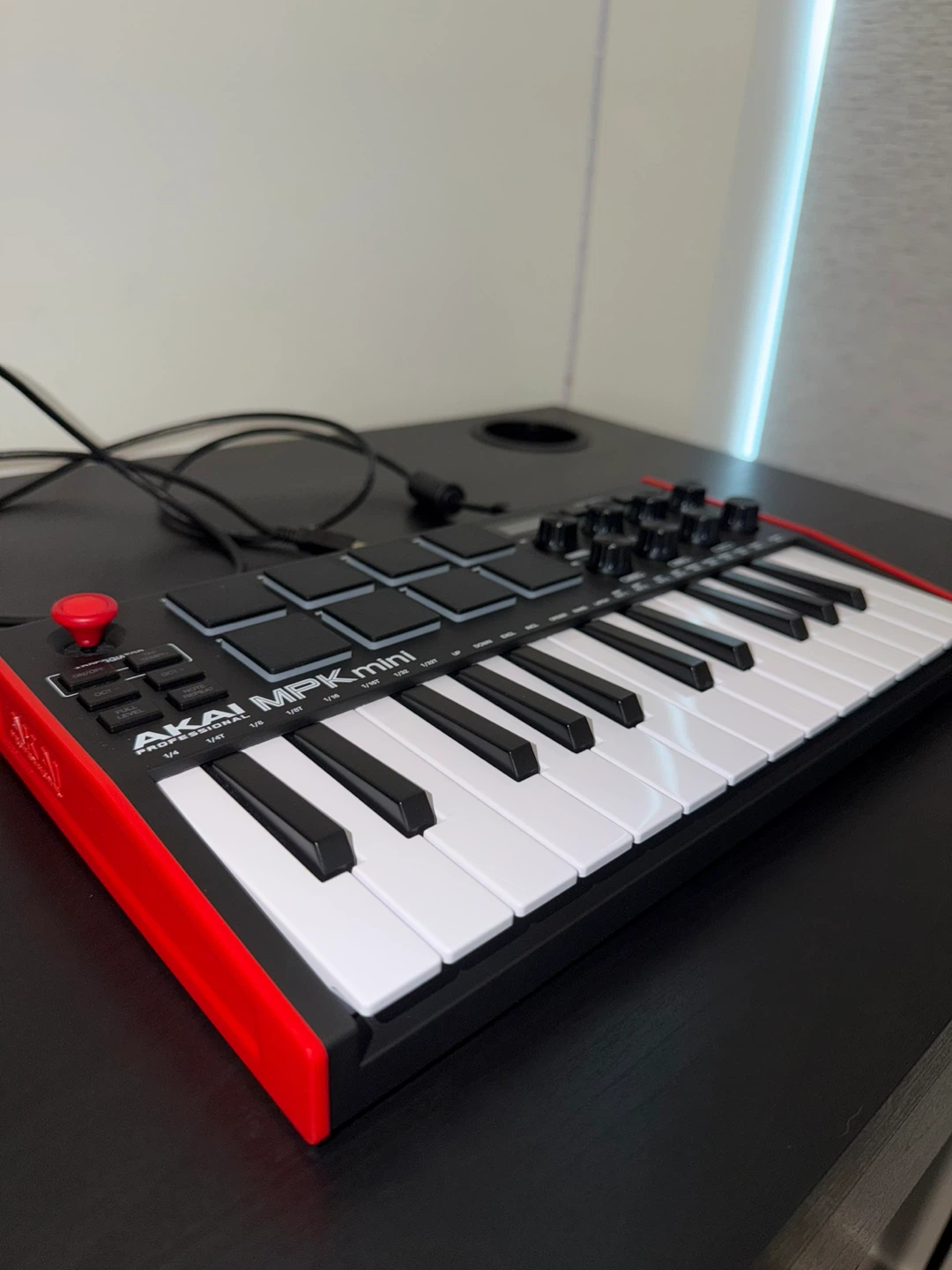 Akai MPK Mini MIDI Keyboard Controller