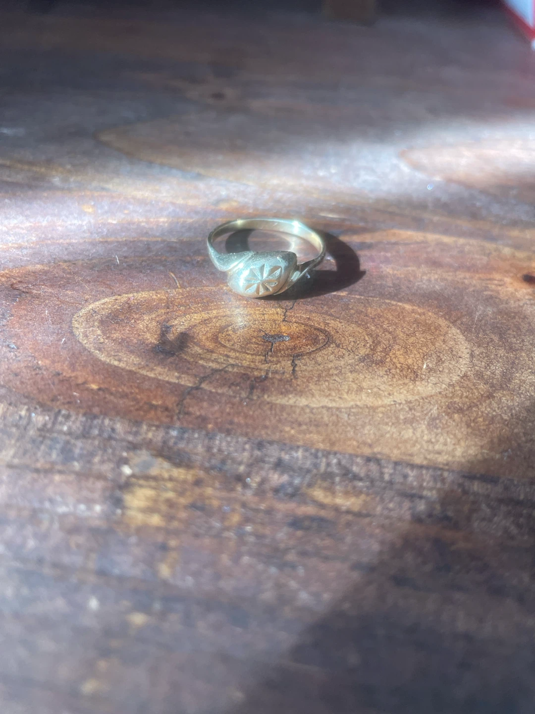 10 Karat gold ring