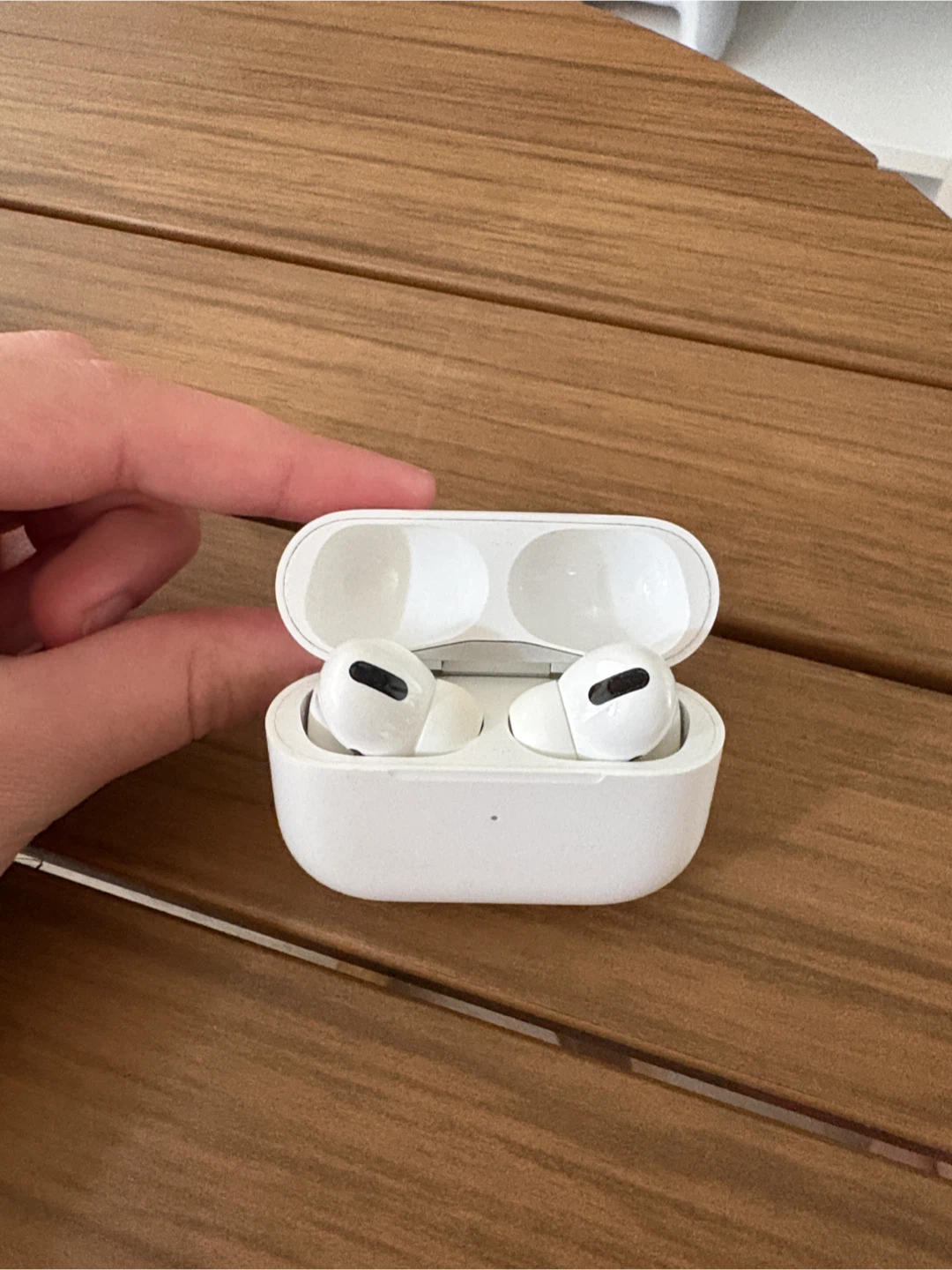 Apple AirPods Pro 1st Gen Wireless Charging Case