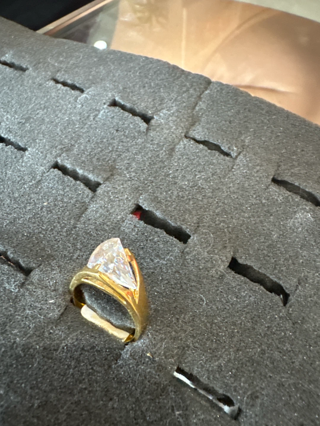 Gold-tone tear-drop crystal ring - photo 2