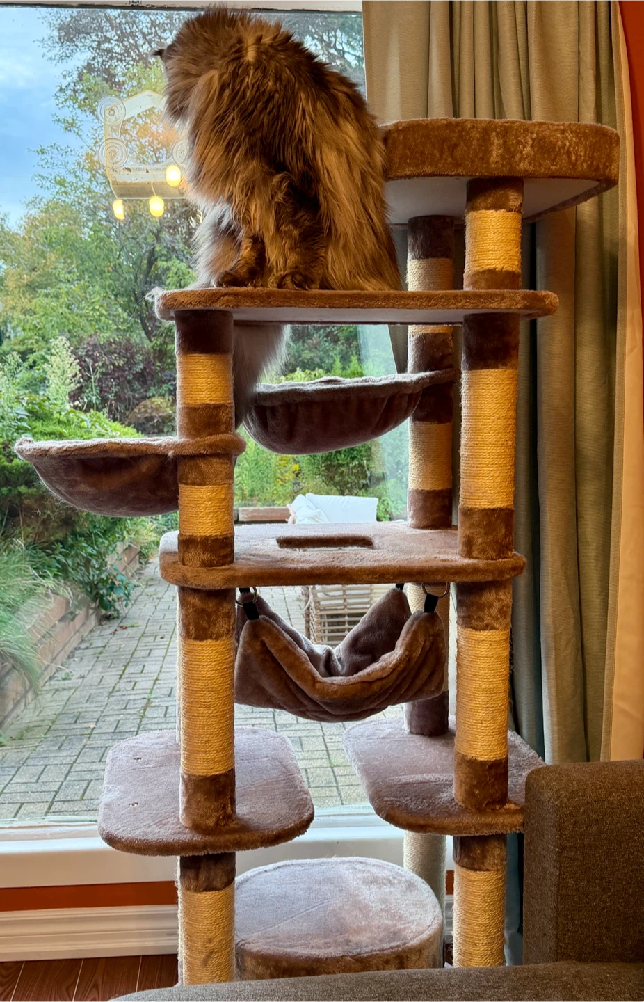 Large plush multi-level cat tree