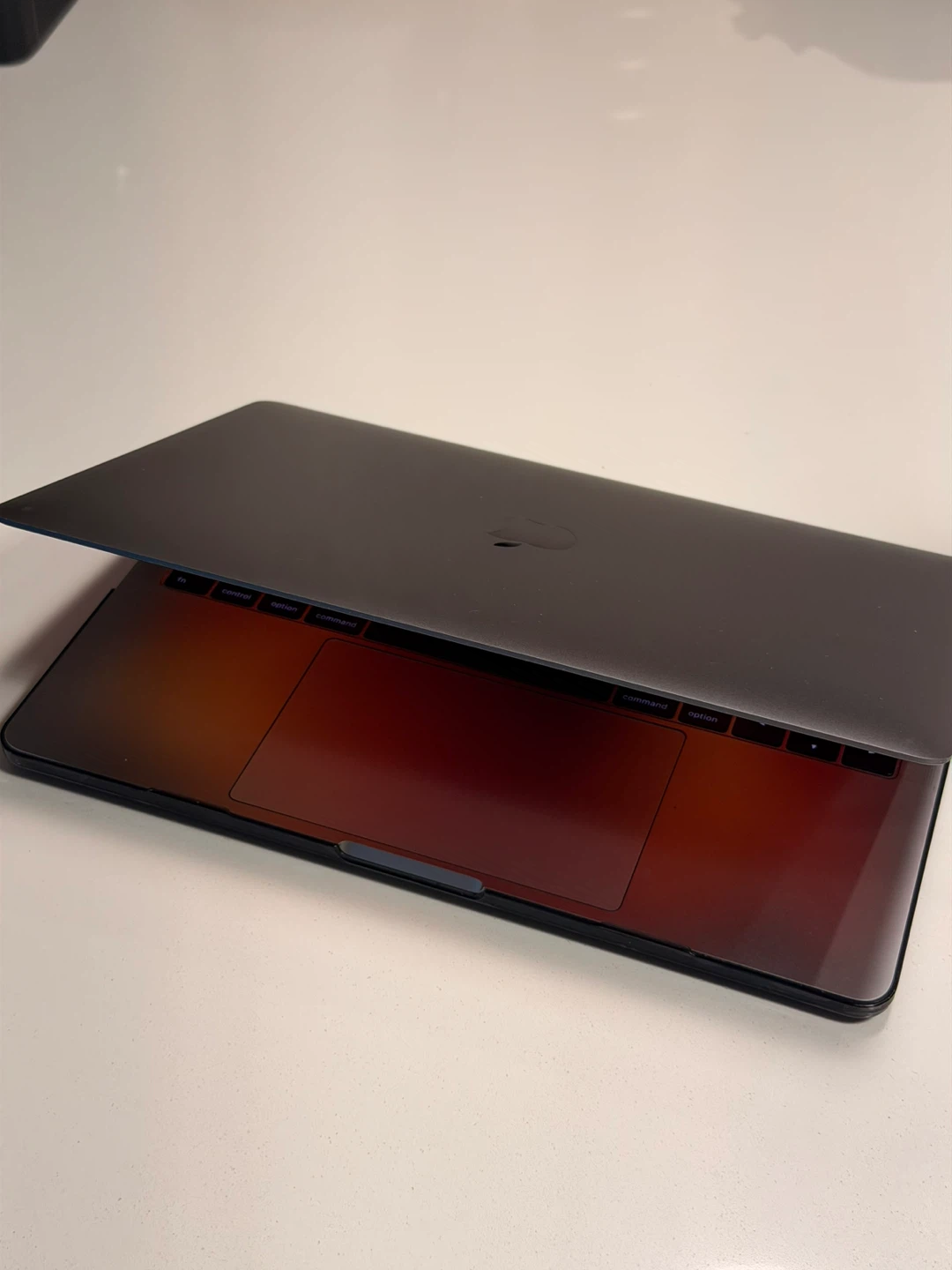 Apple MacBook Pro 13-inch (2017) Space Gray - photo 2