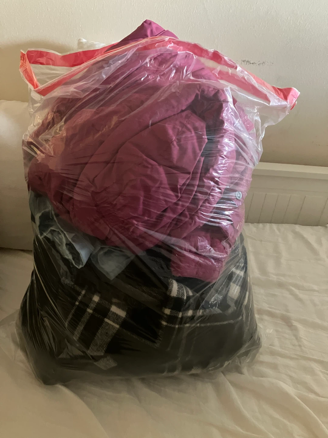 Assorted winter clothing items - photo 3