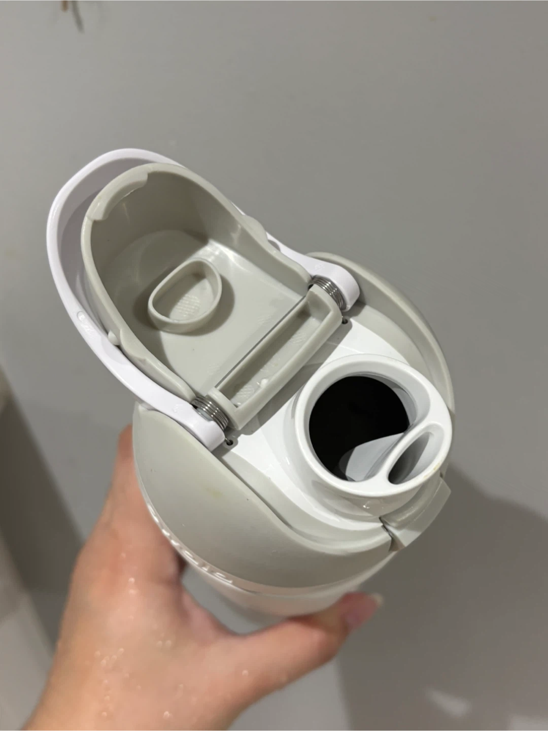 Owala FreeSip Shy Marshmallow 24oz