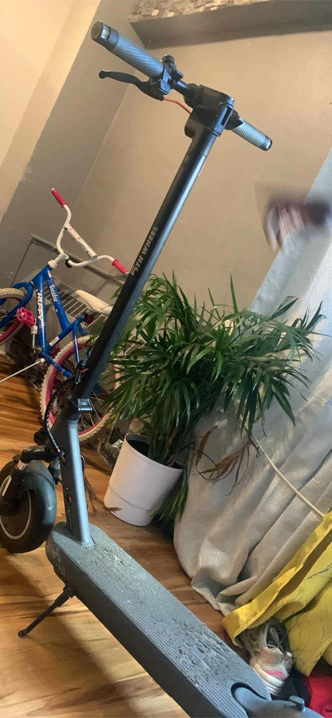 5TH WHEEL Electric Scooter