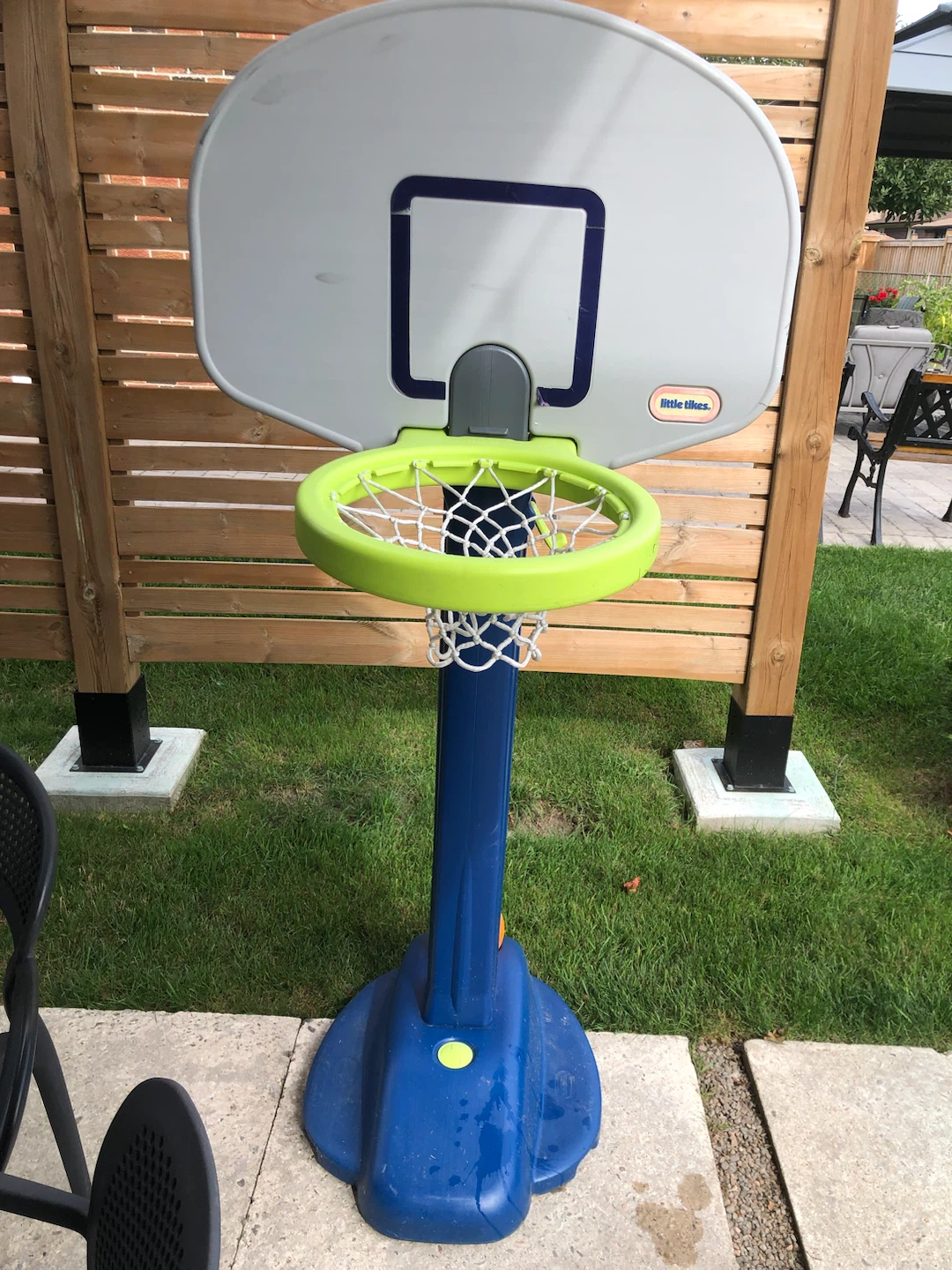 Little Tikes Adjustable Basketball Stand
