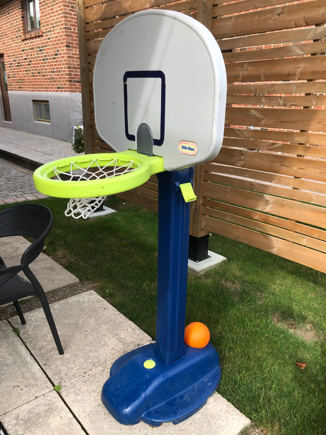 Little Tikes Adjustable Basketball Stand - photo 3