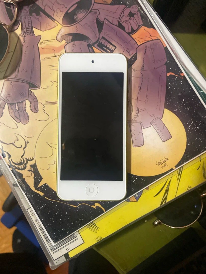Apple iPod Touch Yellow