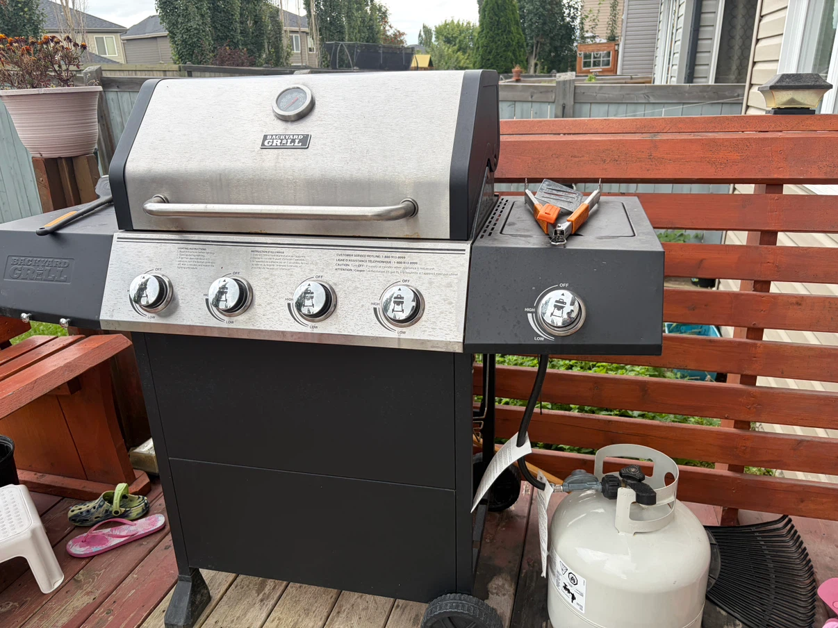 Backyard Grill 4-Burner Propane BBQ - photo 4