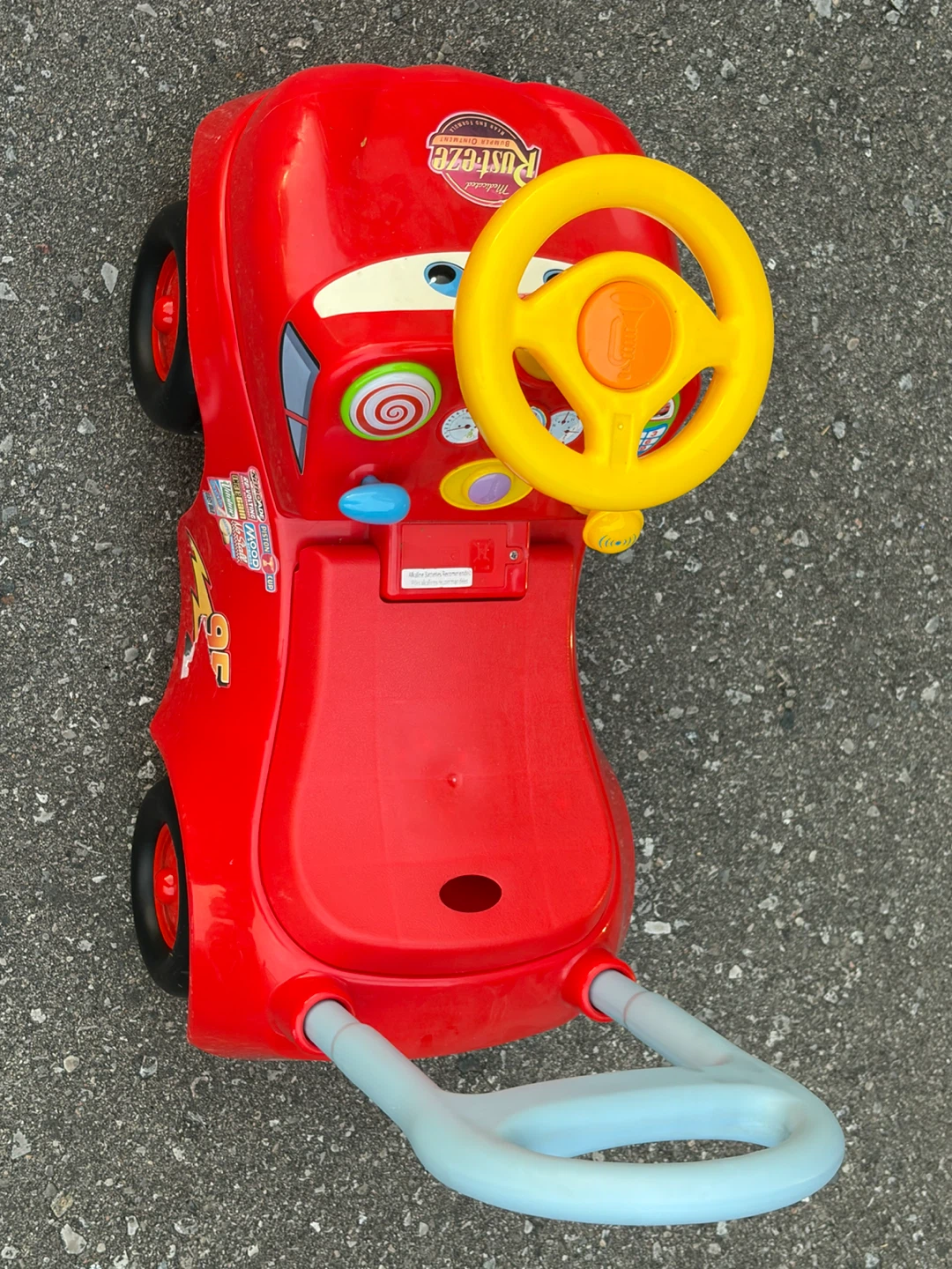 Disney Pixar Cars Lightning McQueen Ride-On Toy - photo 2