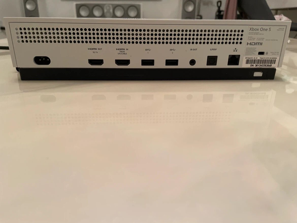 Xbox One S 1TB - photo 4