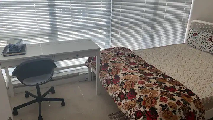 1 private bedroom and washroom