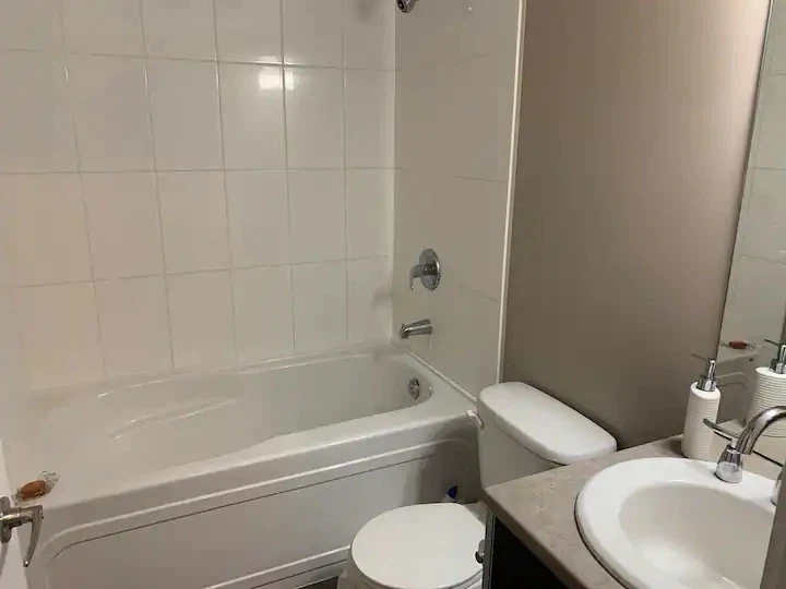 1 private bedroom and washroom - photo 4